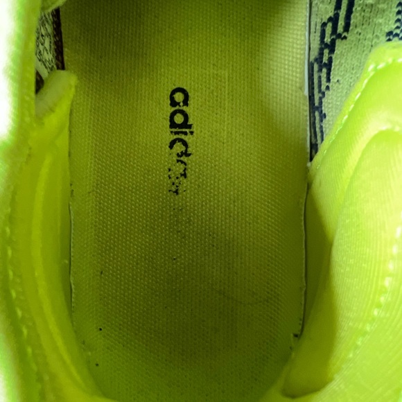 Adidas Yeezy Boost 350 - Picture 3 of 5